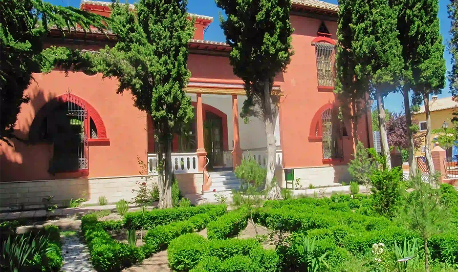 Centro de Recepción e Interpretación de la Naturaleza del Parque Natural de  la Sierra de Baza.